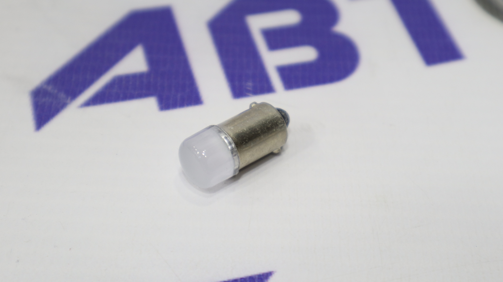 Лампа светодиодная 24V 4W BA9S 2SMD (Керамика матовый) NovoLED